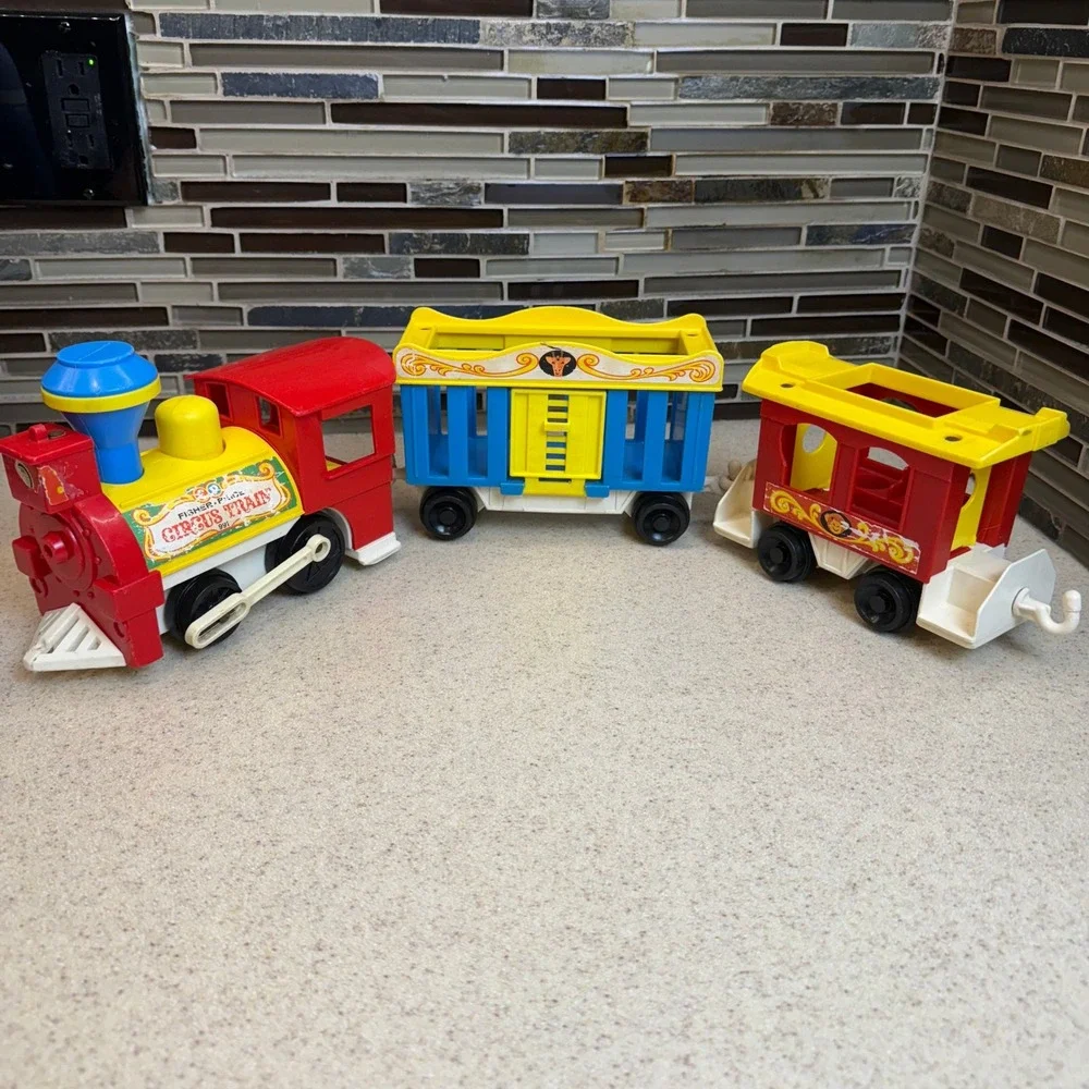 Vintage Fisher Price Circus Train 991 Engine Cage Car Caboose‎ 3 Piece Set